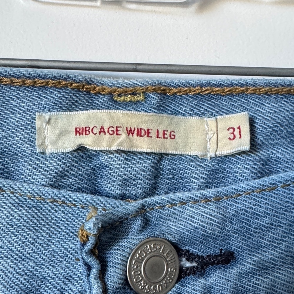 Levi's Ribcage Wide Leg Women's Jeans - Picture 2 of 5